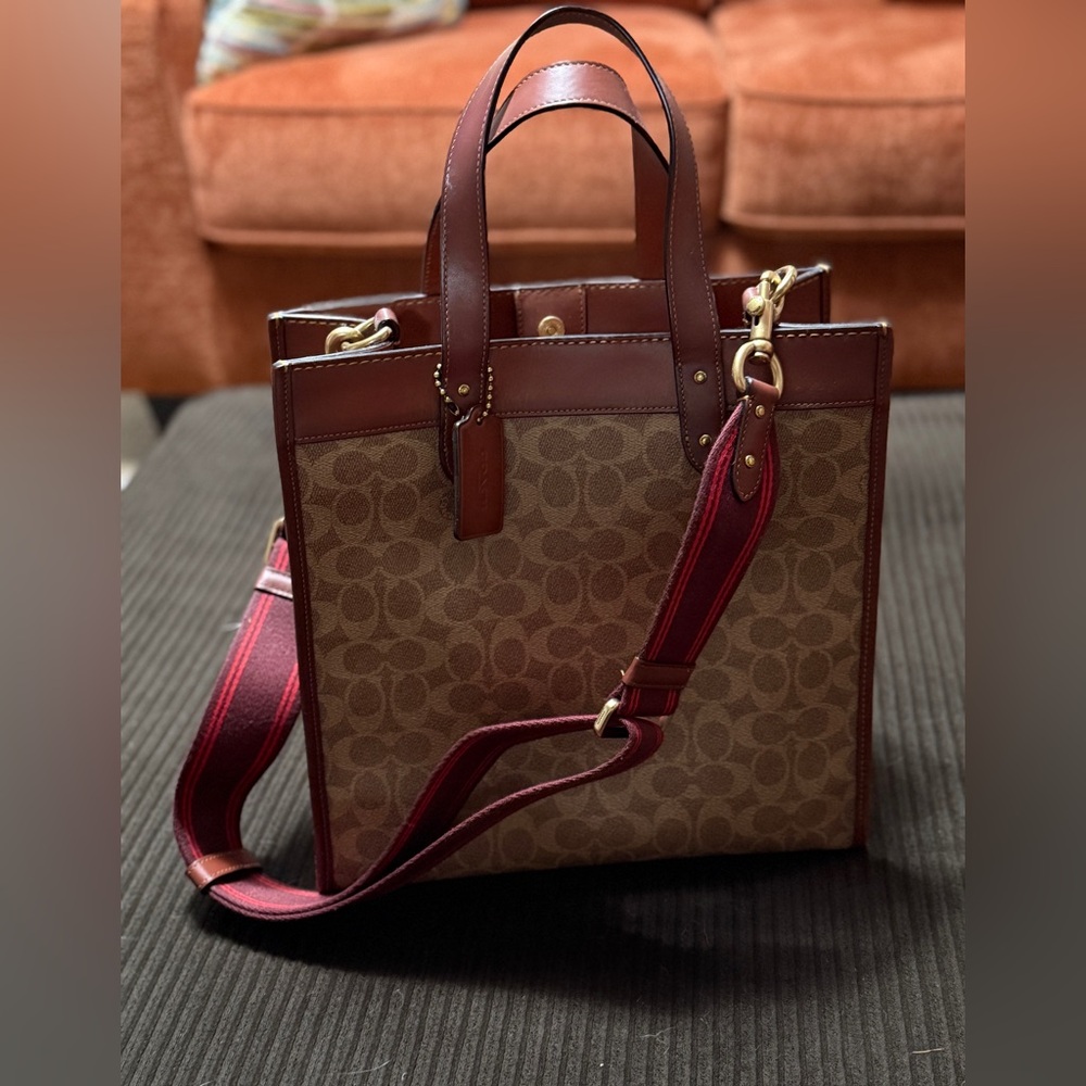 Coach Signature Field Tote